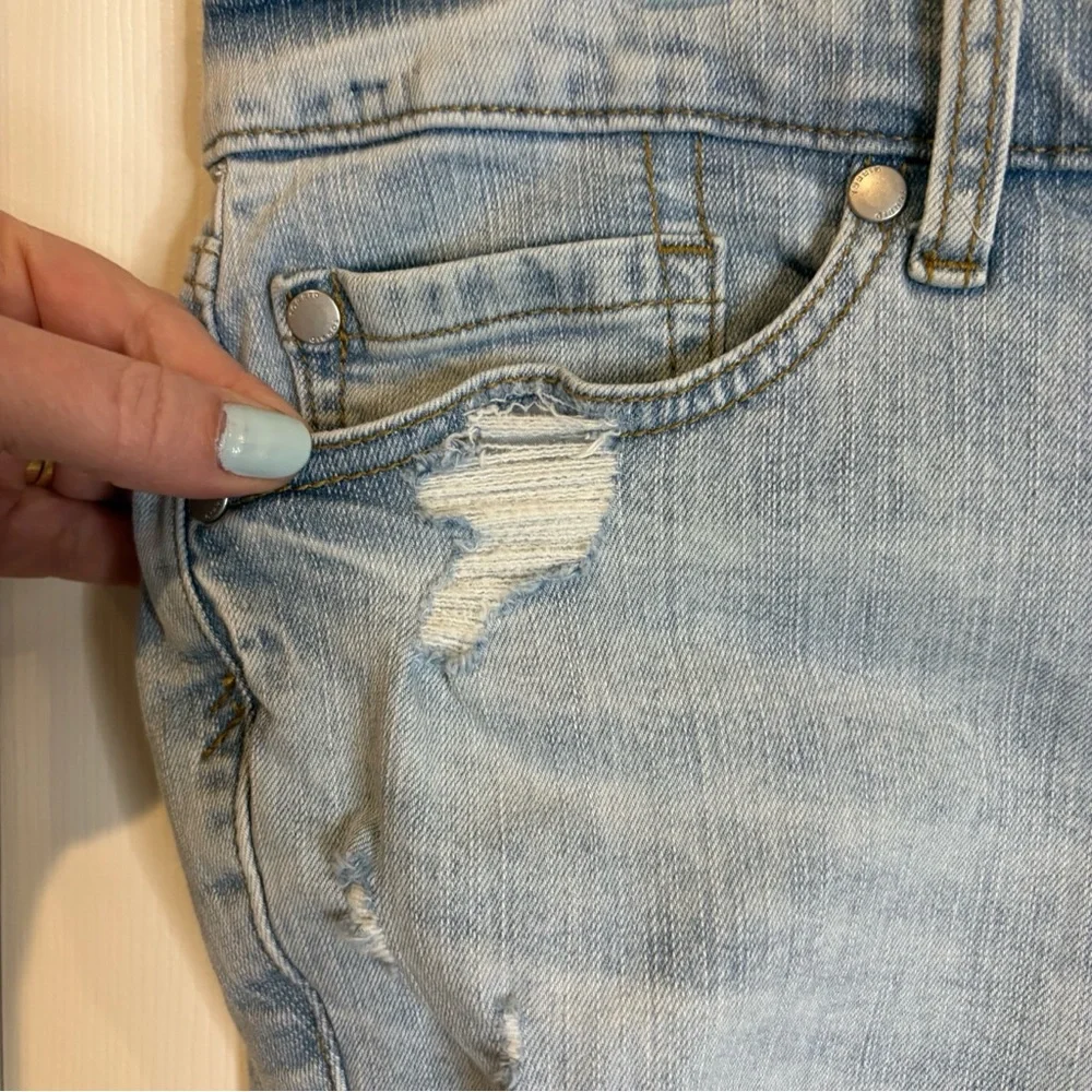 Women's Size 18 TORRID Perfect 10" Bermuda Jean Shorts Vintage Stretch Ripped - Picture 4 of 12